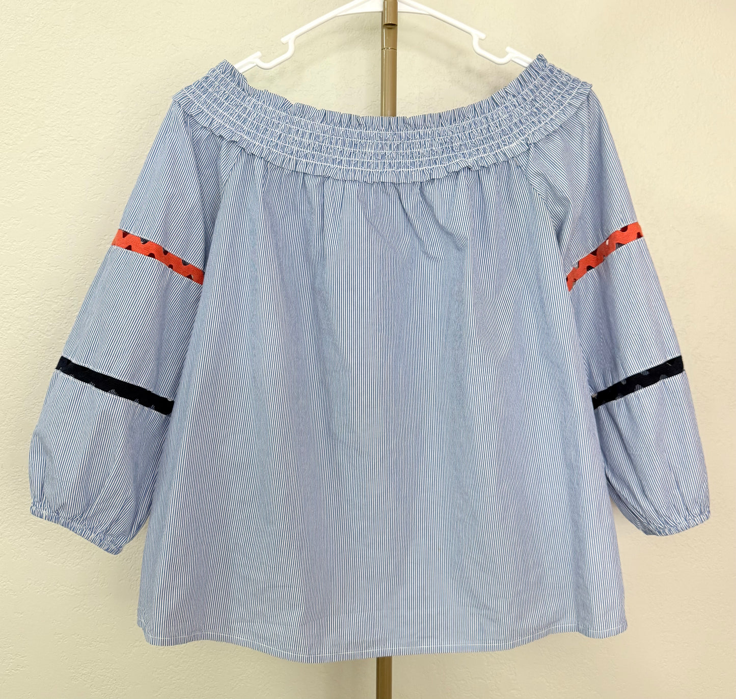 Crown & Ivy Top - Small (Off The Shoulder)