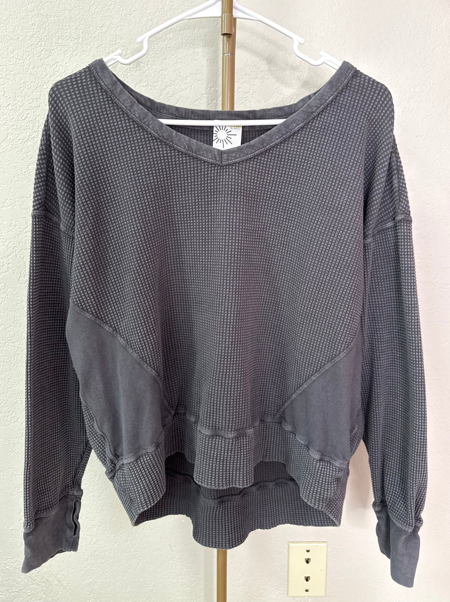 Offline By Aerie Sweatshirt - Small