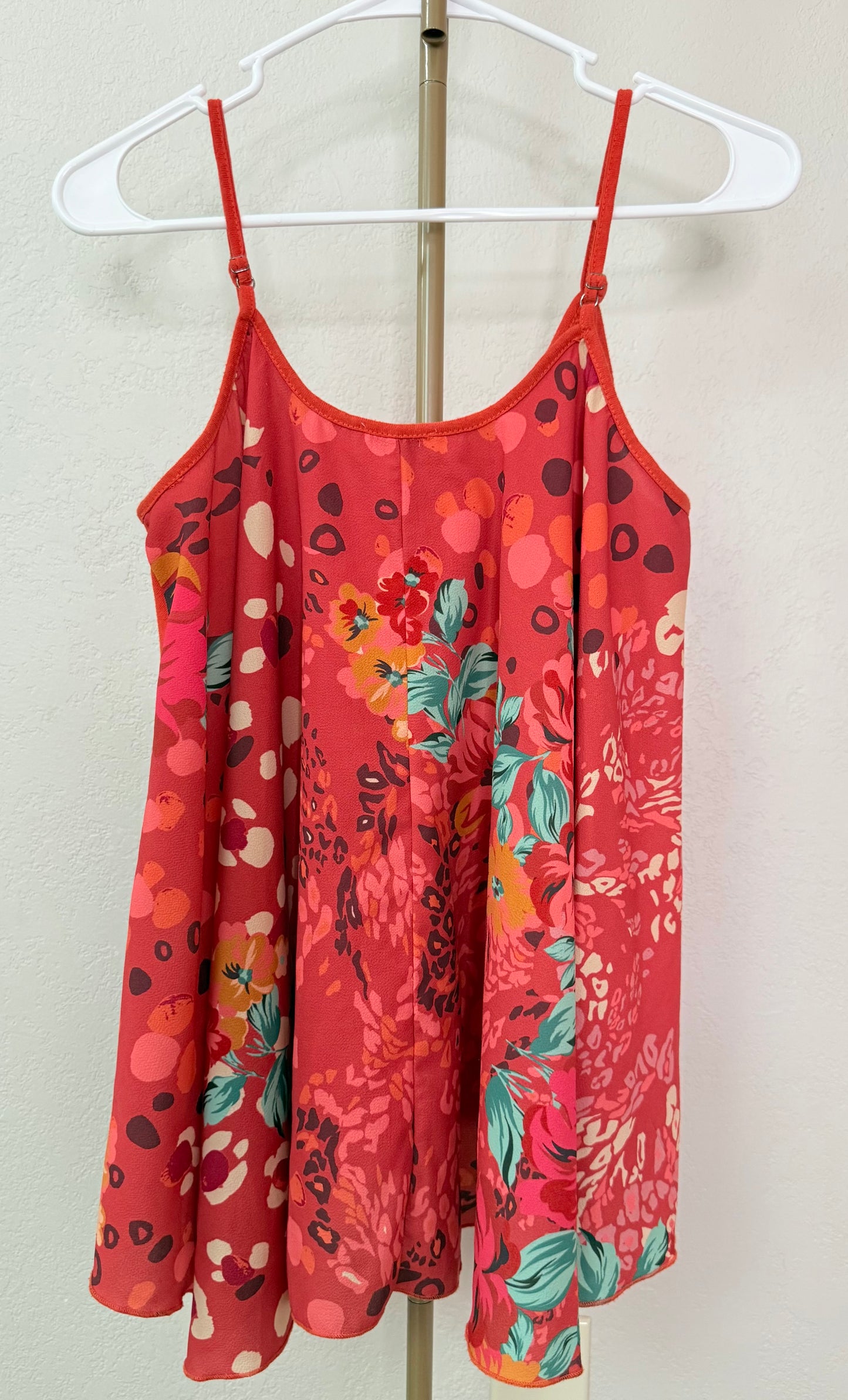 Umgee Boutique Tank - Small (Two Pictures)