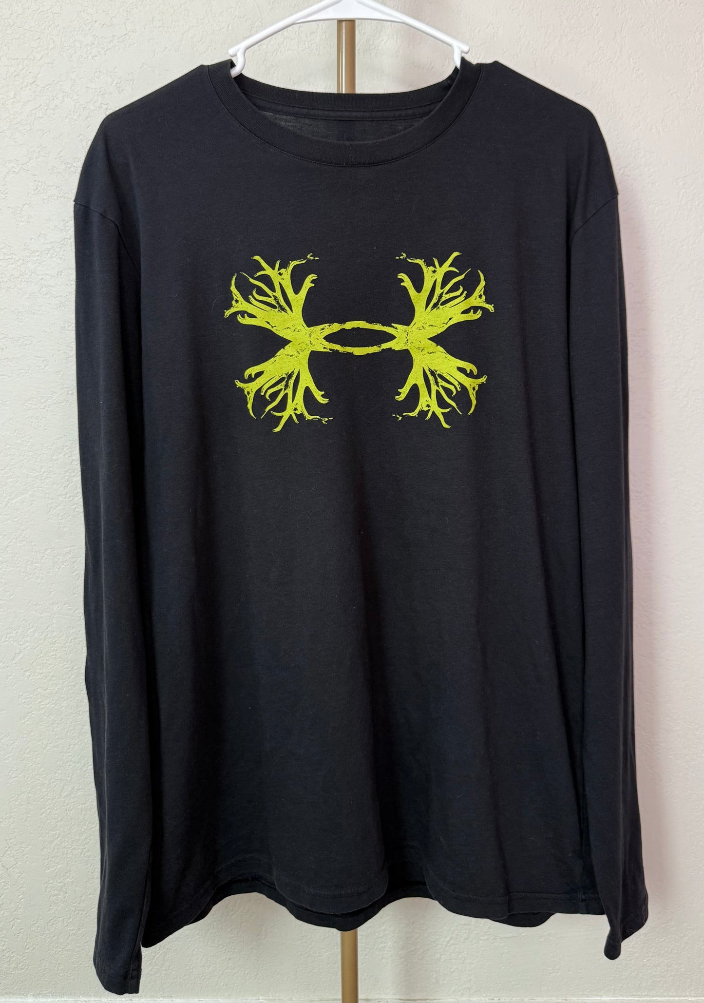 Men's Under Armour Long Sleeve - Large