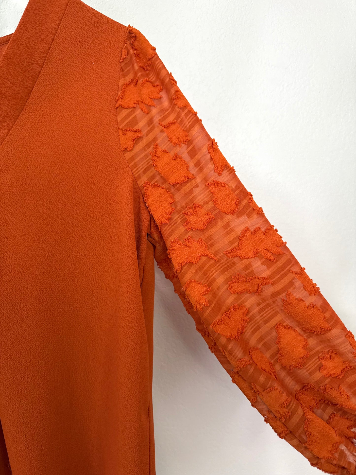 Cato's Top - Small (See Second Picture For Leaves Detailing)