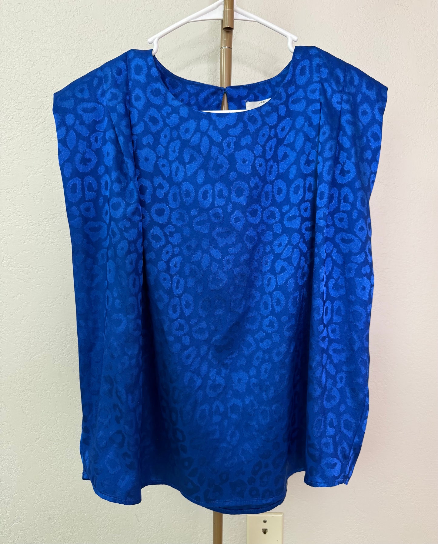 Entro Boutique Top - Small (Medium Fit)