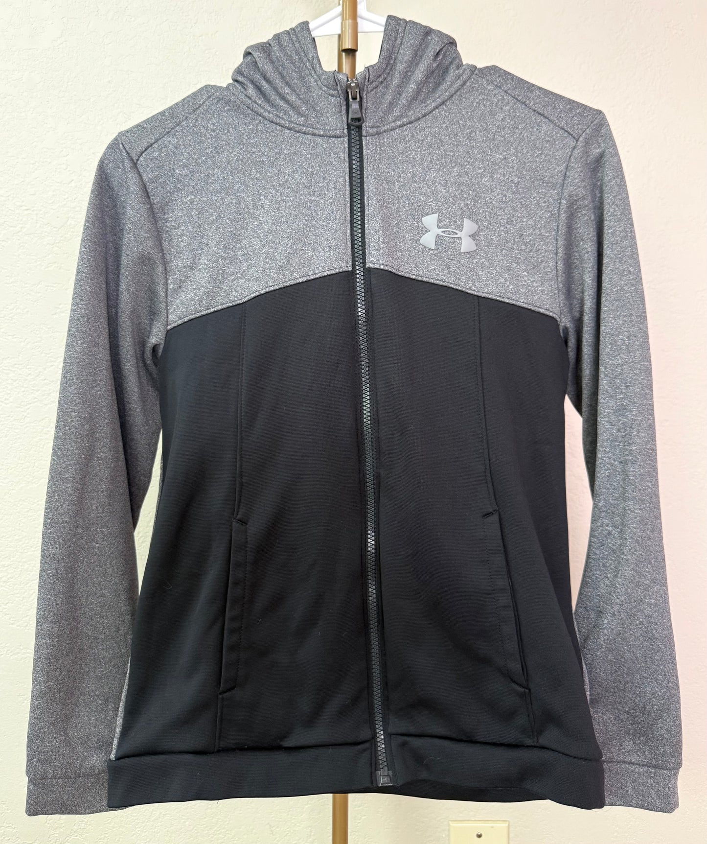 Under Armour Jacket With Hoodie - Youth XL