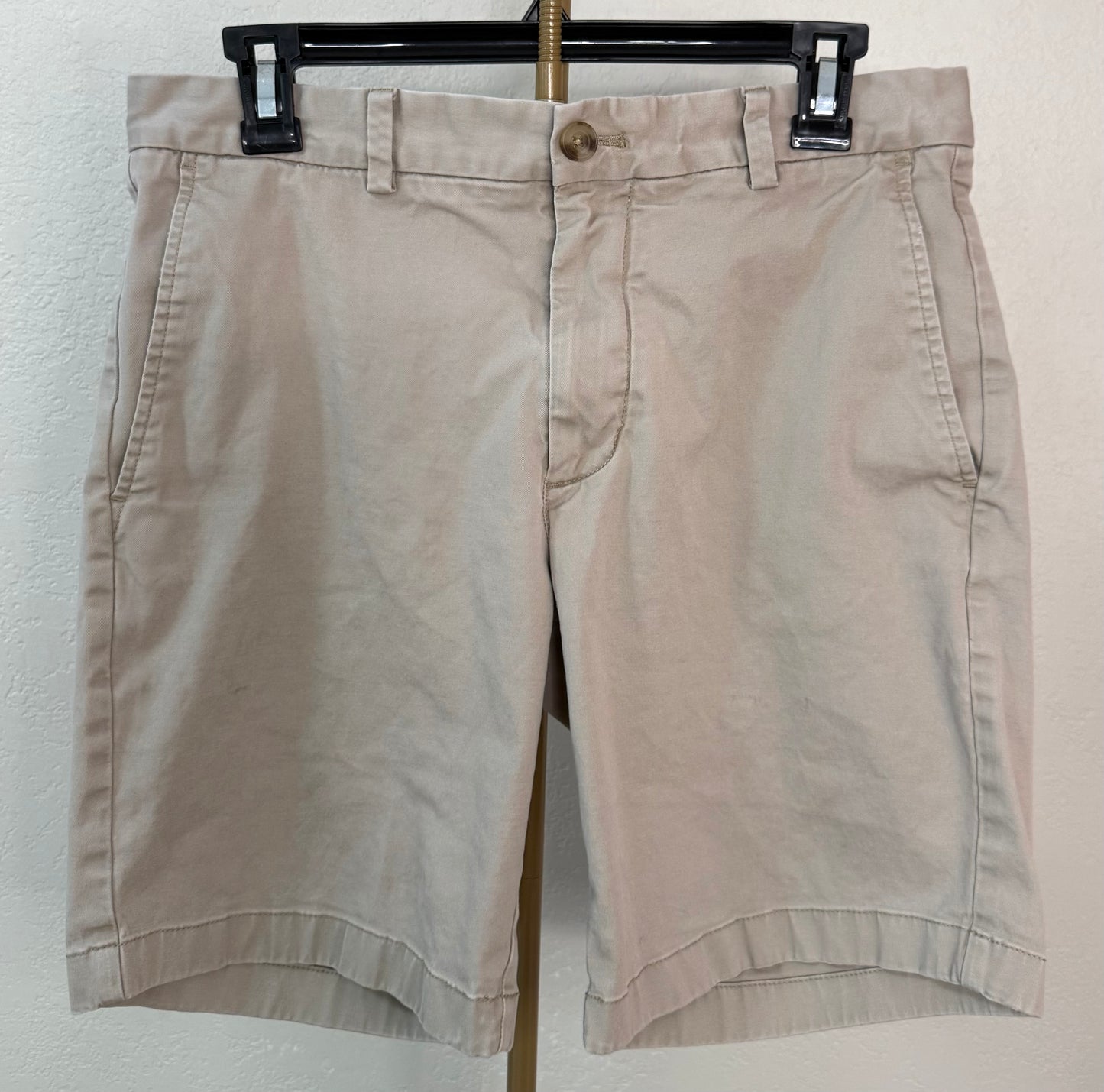 Vineyard Vines Shorts - Size 31