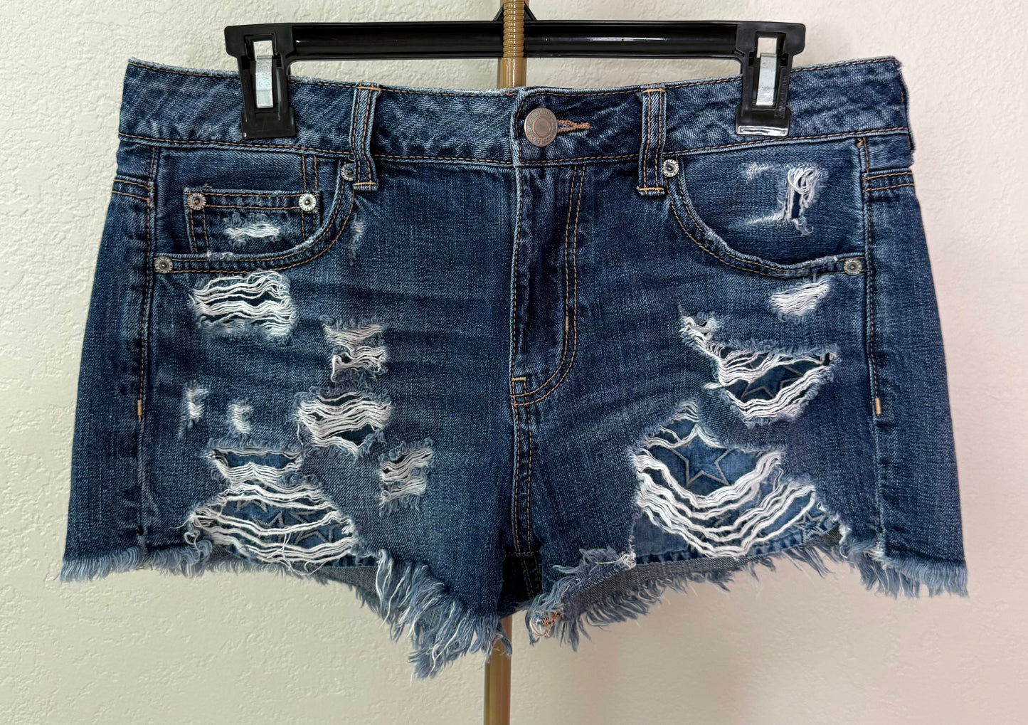 American Eagle Tomgirl Shortie Shorts - Size 4 (Very Distressed)