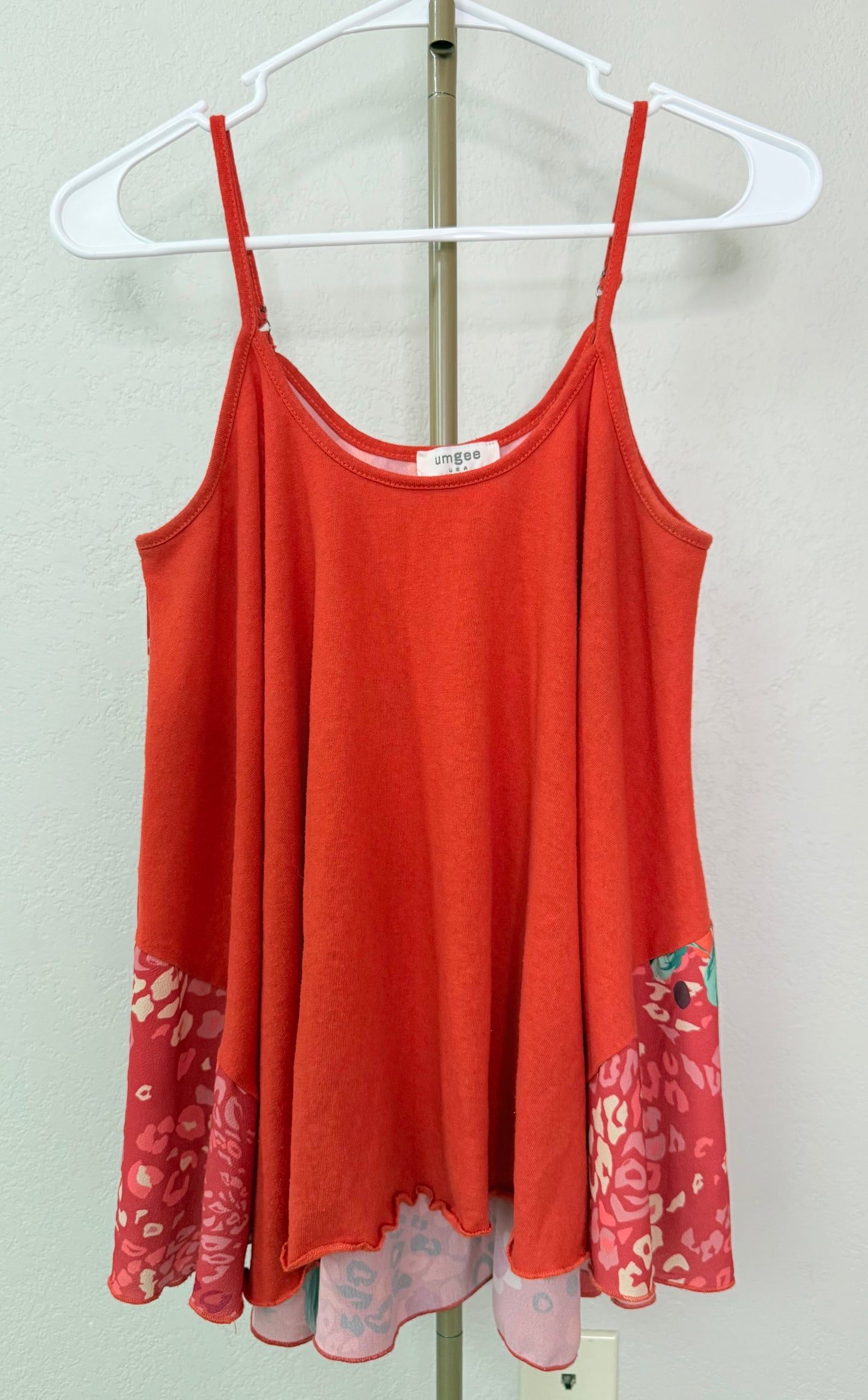 Umgee Boutique Tank - Small (Two Pictures)
