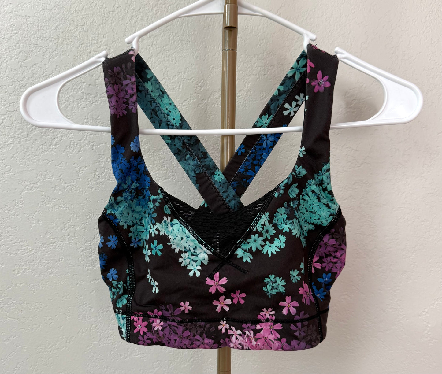 Lululemon Sports Bra - Size 6