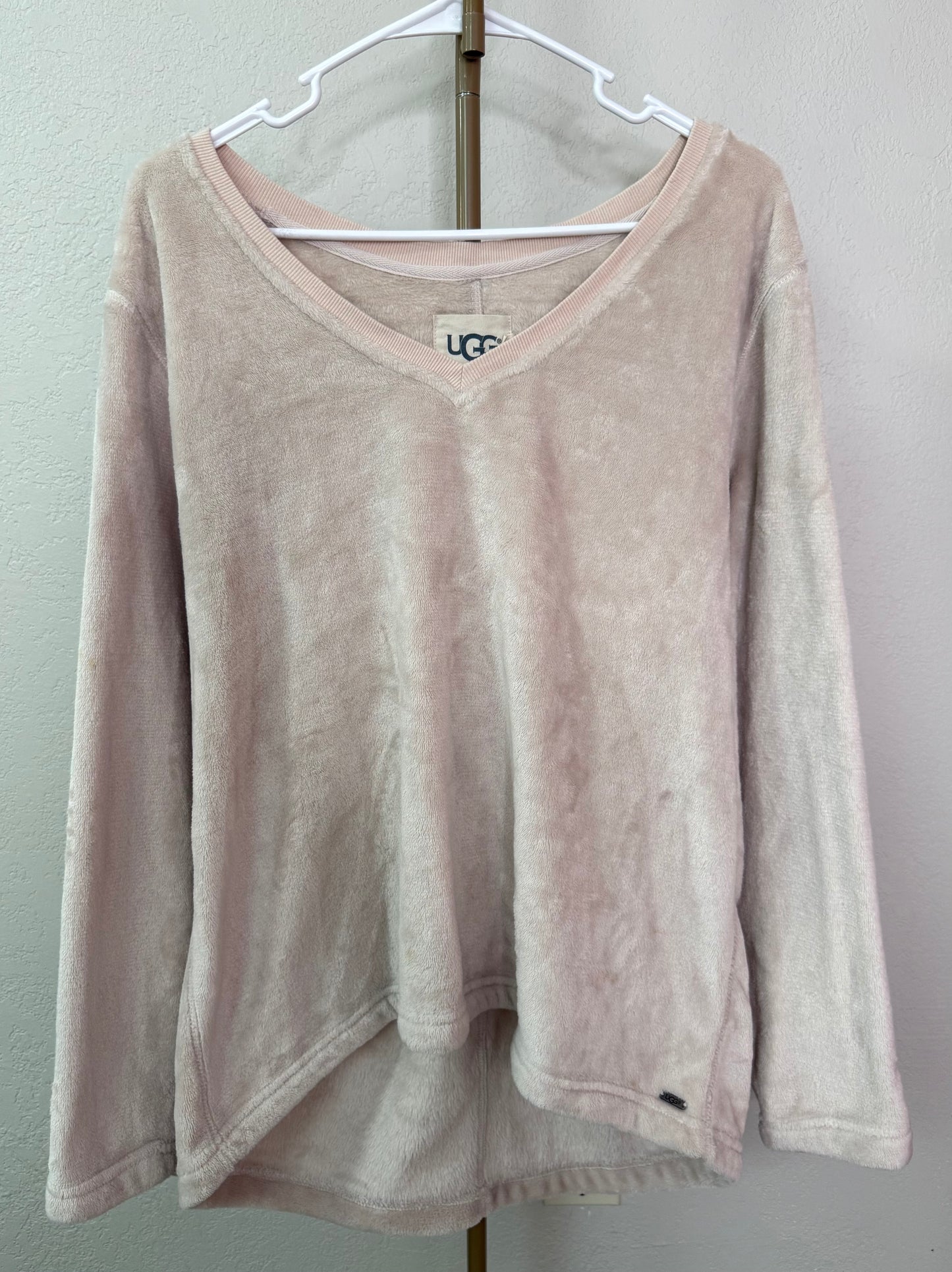 UGG Sweater - XL (So Soft - $98 Retail)