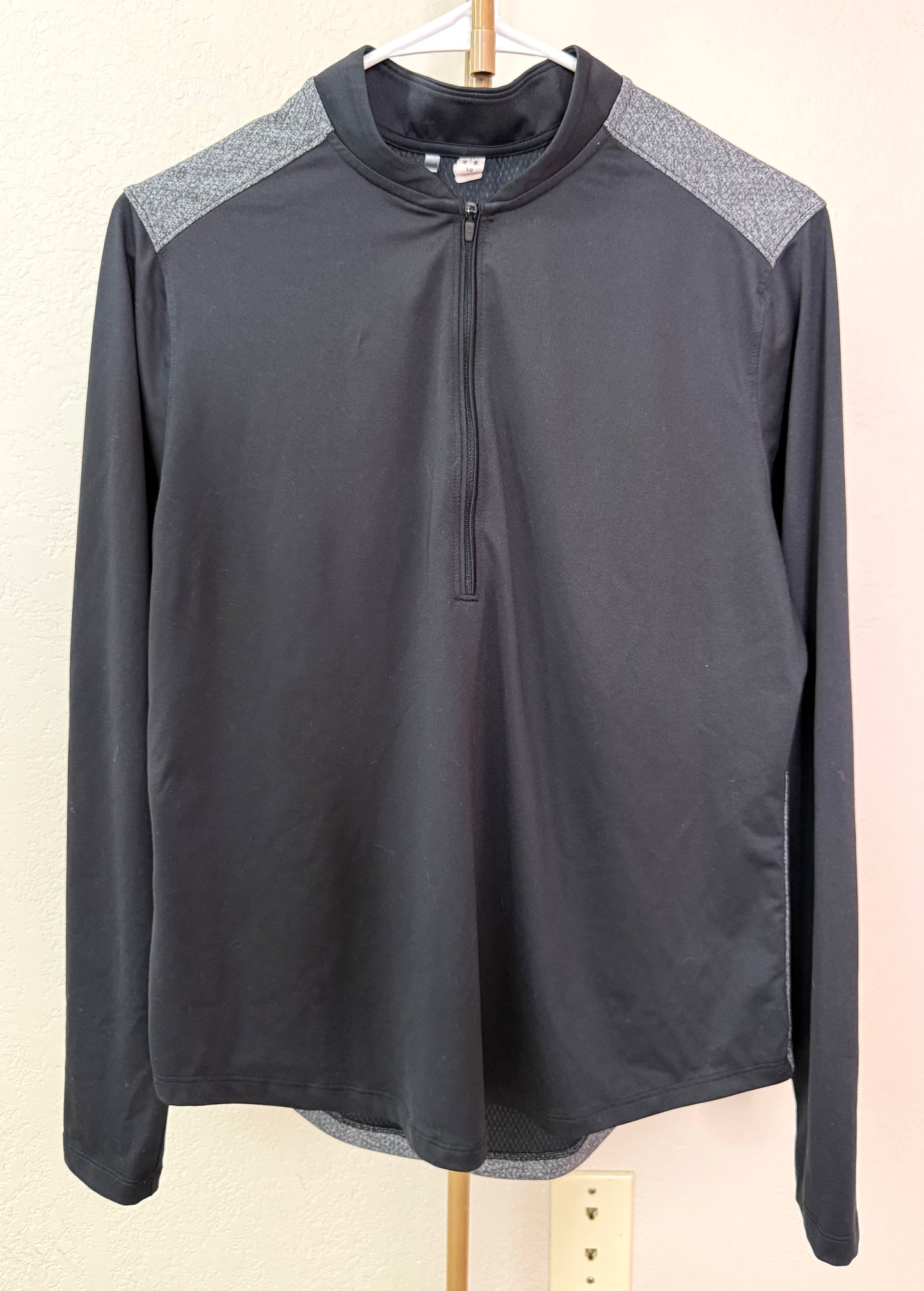 Under Armour Quarter Zip Pullover - Large