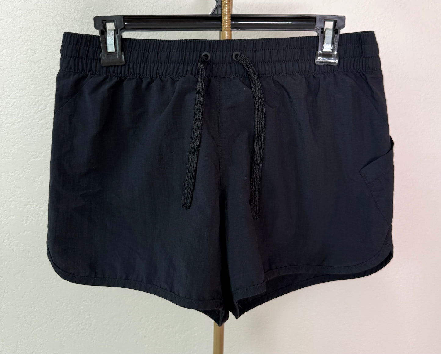 Columbia Shorts - Medium