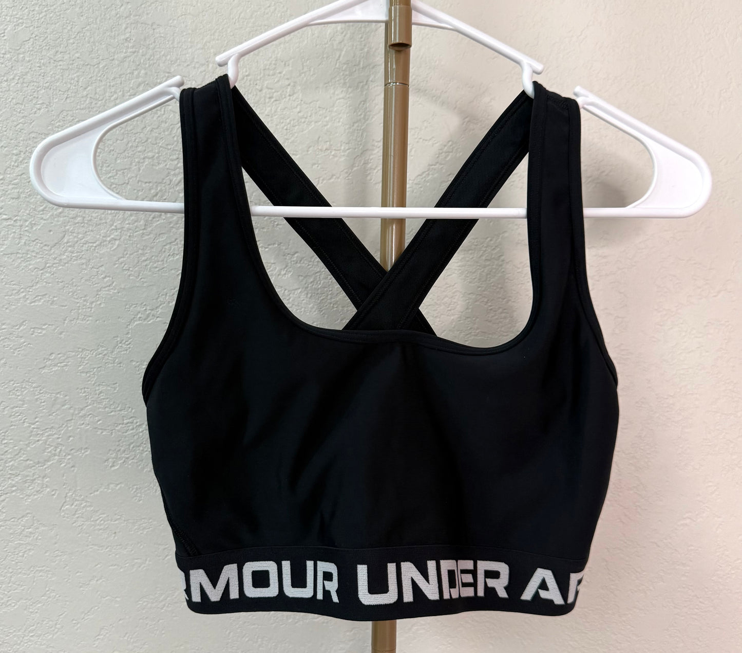 Under Armour Sports Bra - Size Large (Not Made With Padding)