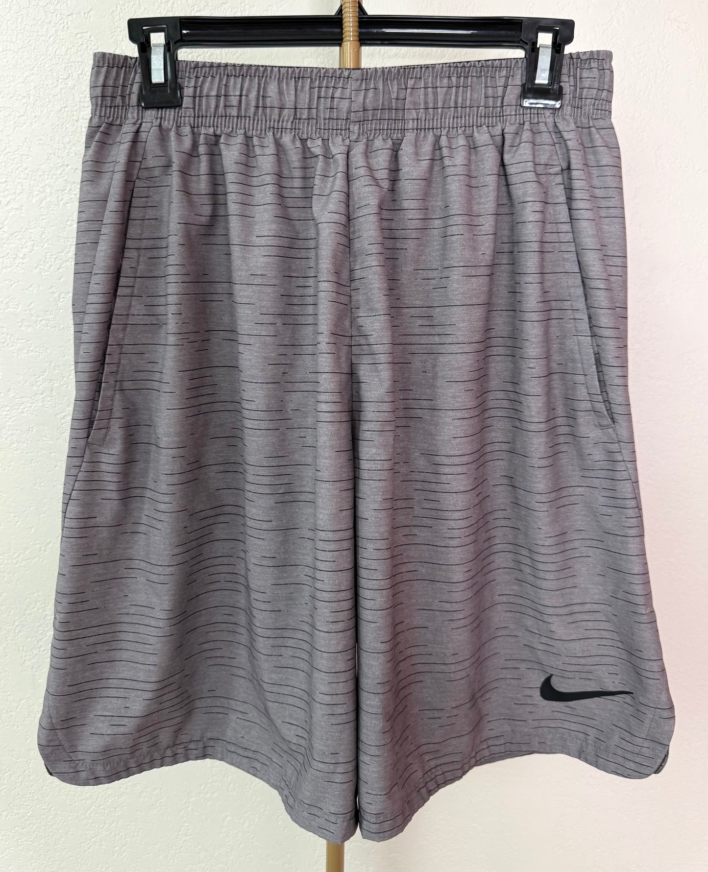 Men's Nike Shorts - Medium
