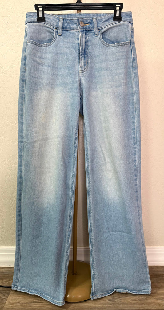 Old Navy High-Rise Wow Wide Leg - 4 (I'm 5'6 & These Are Slightly To Short For Me)