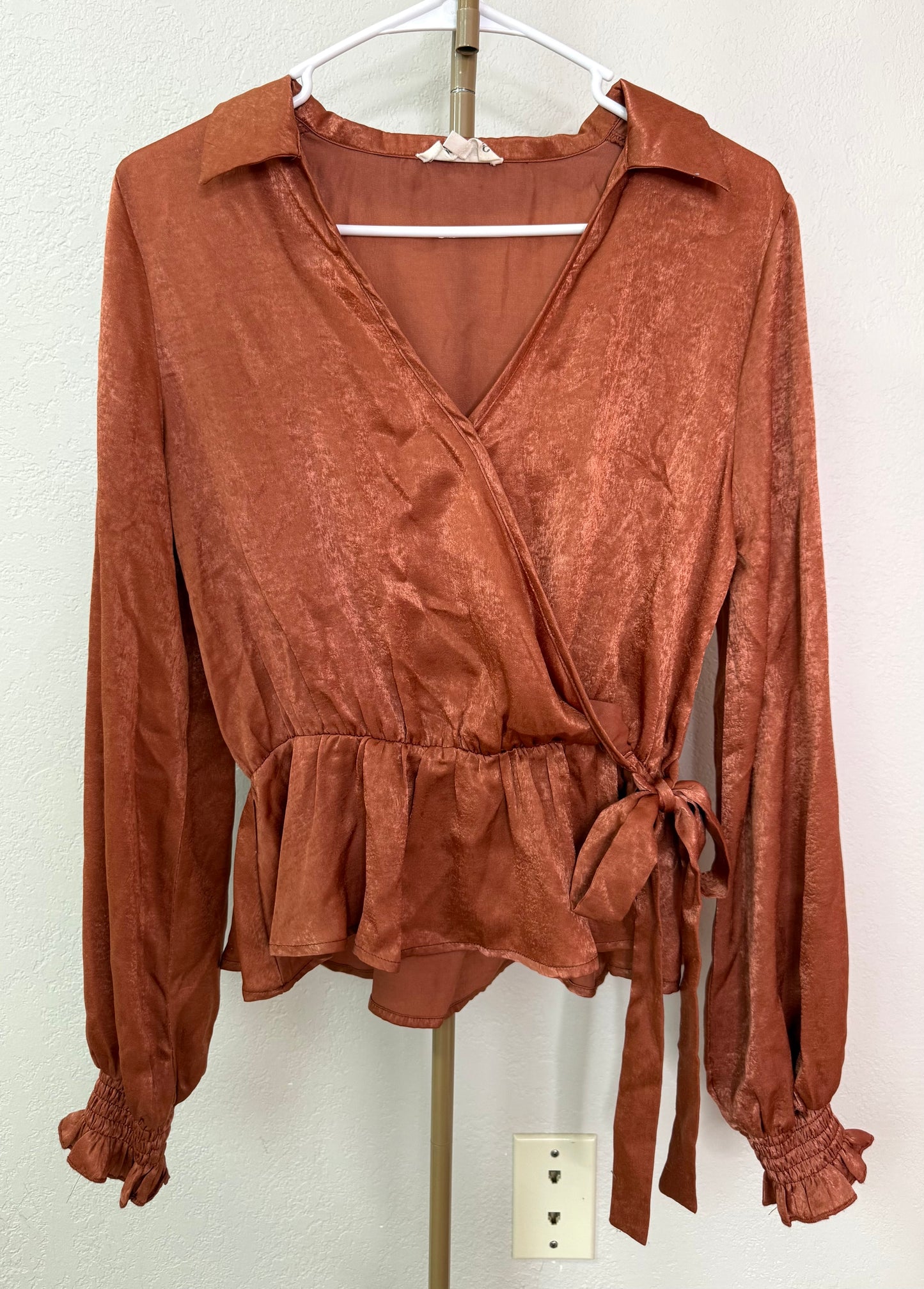 Peach Love Boutique Top - Medium (Perfect For Fall)