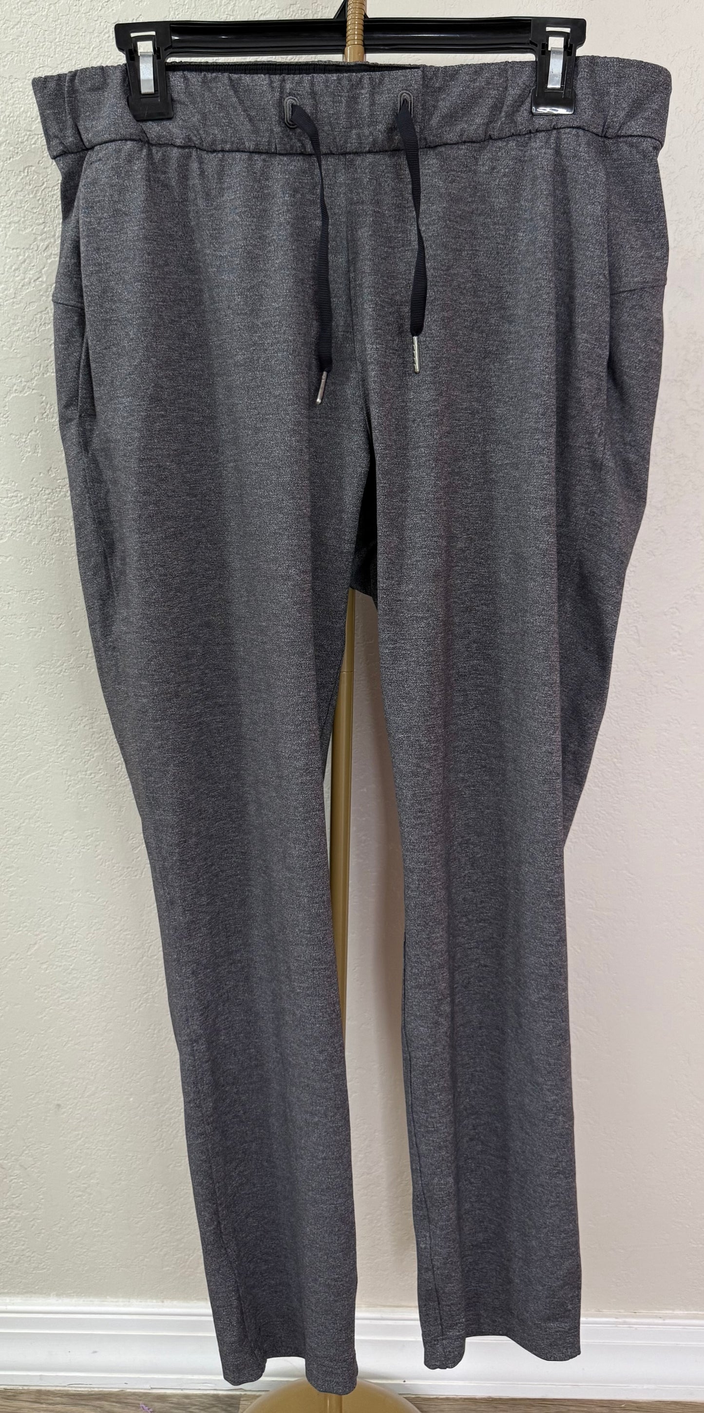 Lululemon Fly Pants - Size 8