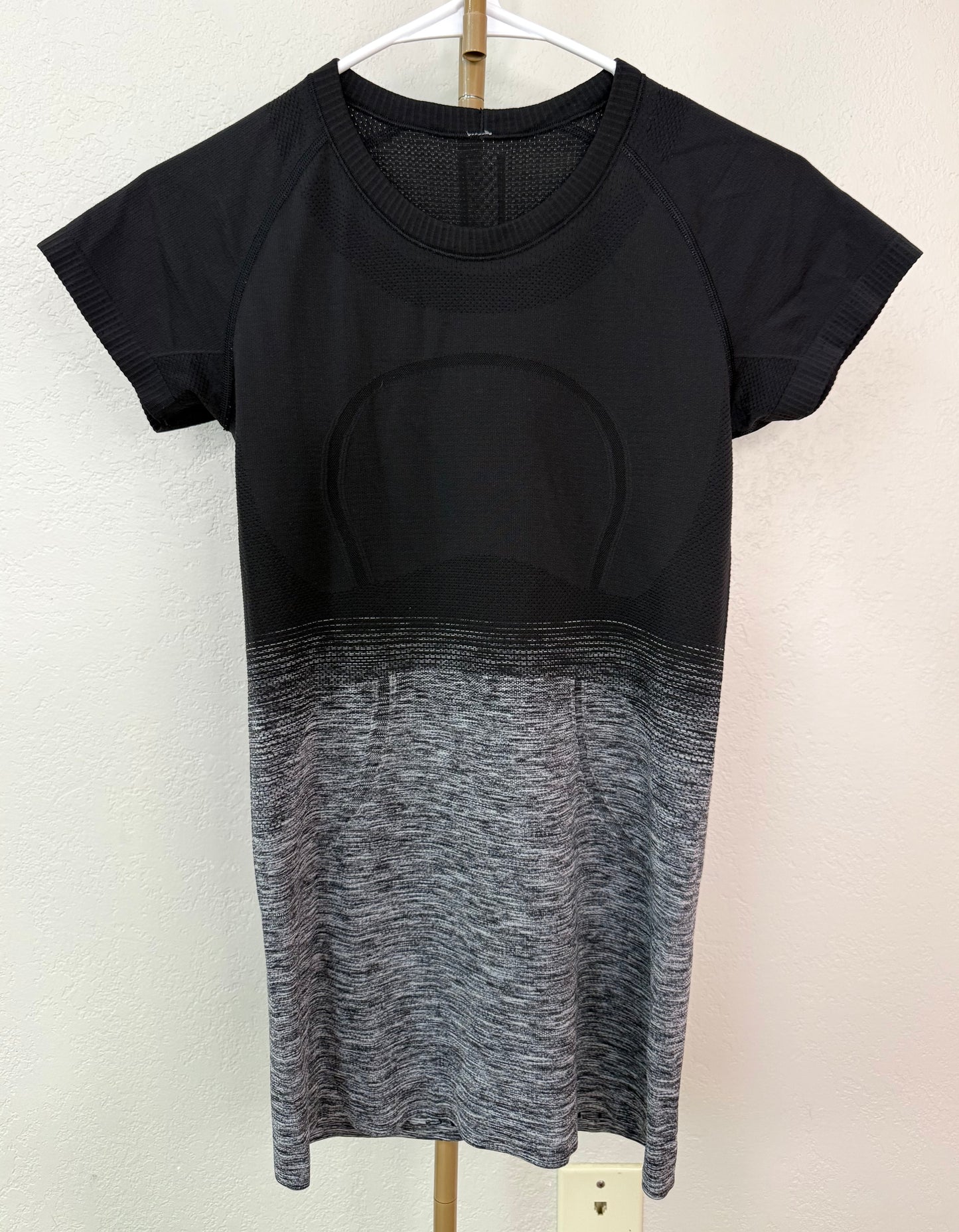 Lululemon Tee - 6