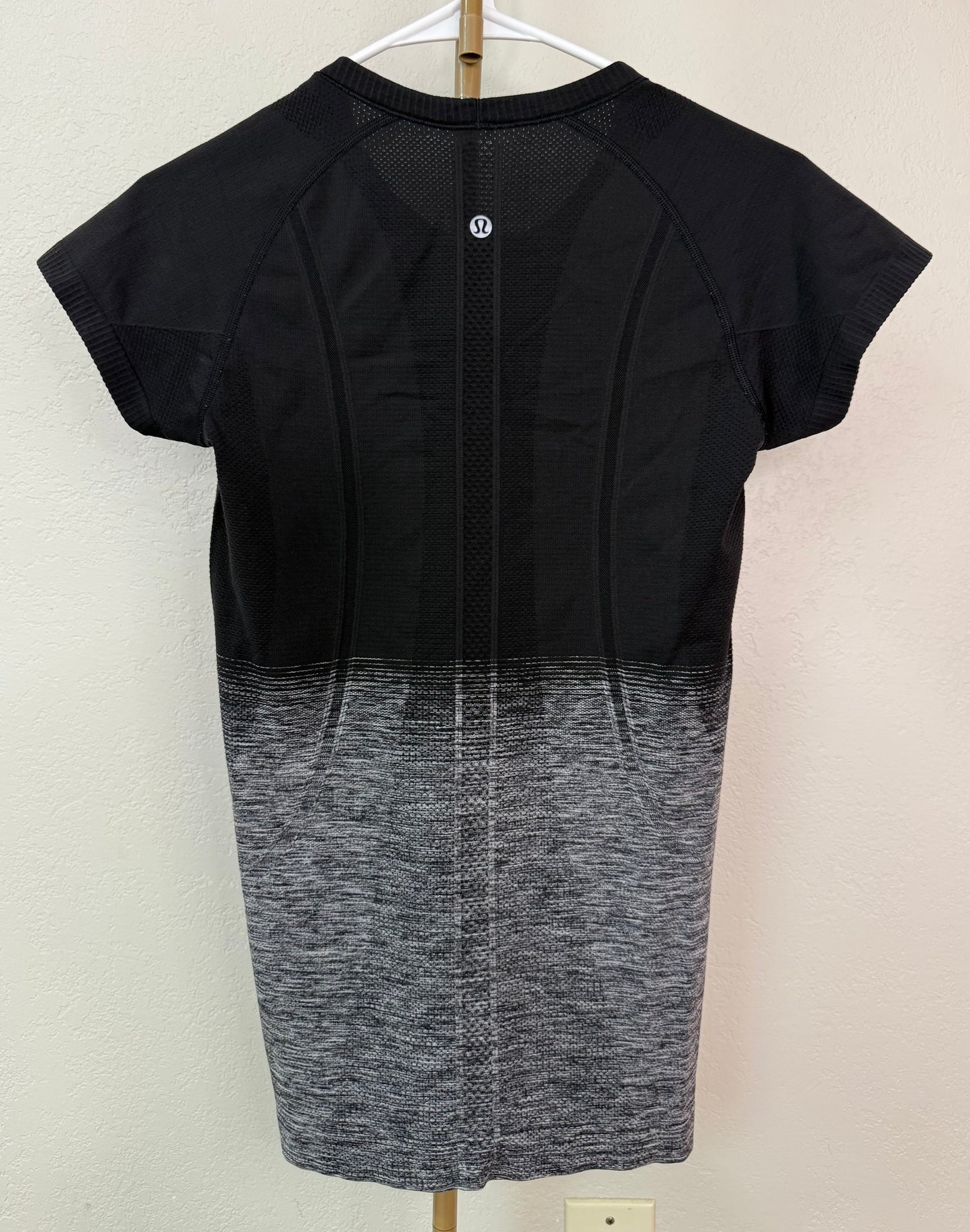 Lululemon Tee - 6