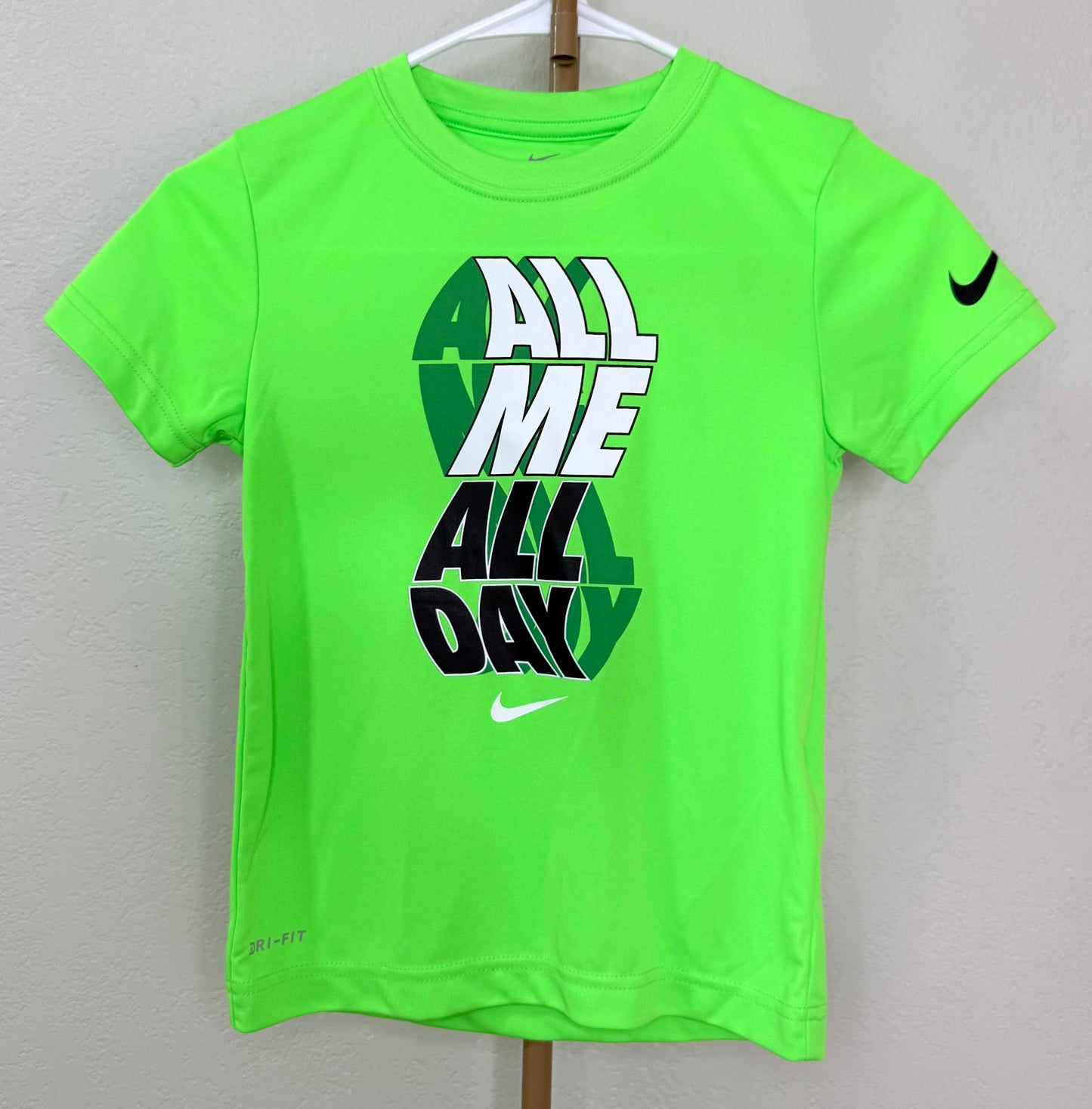 Nike Tee - Youth Size 6