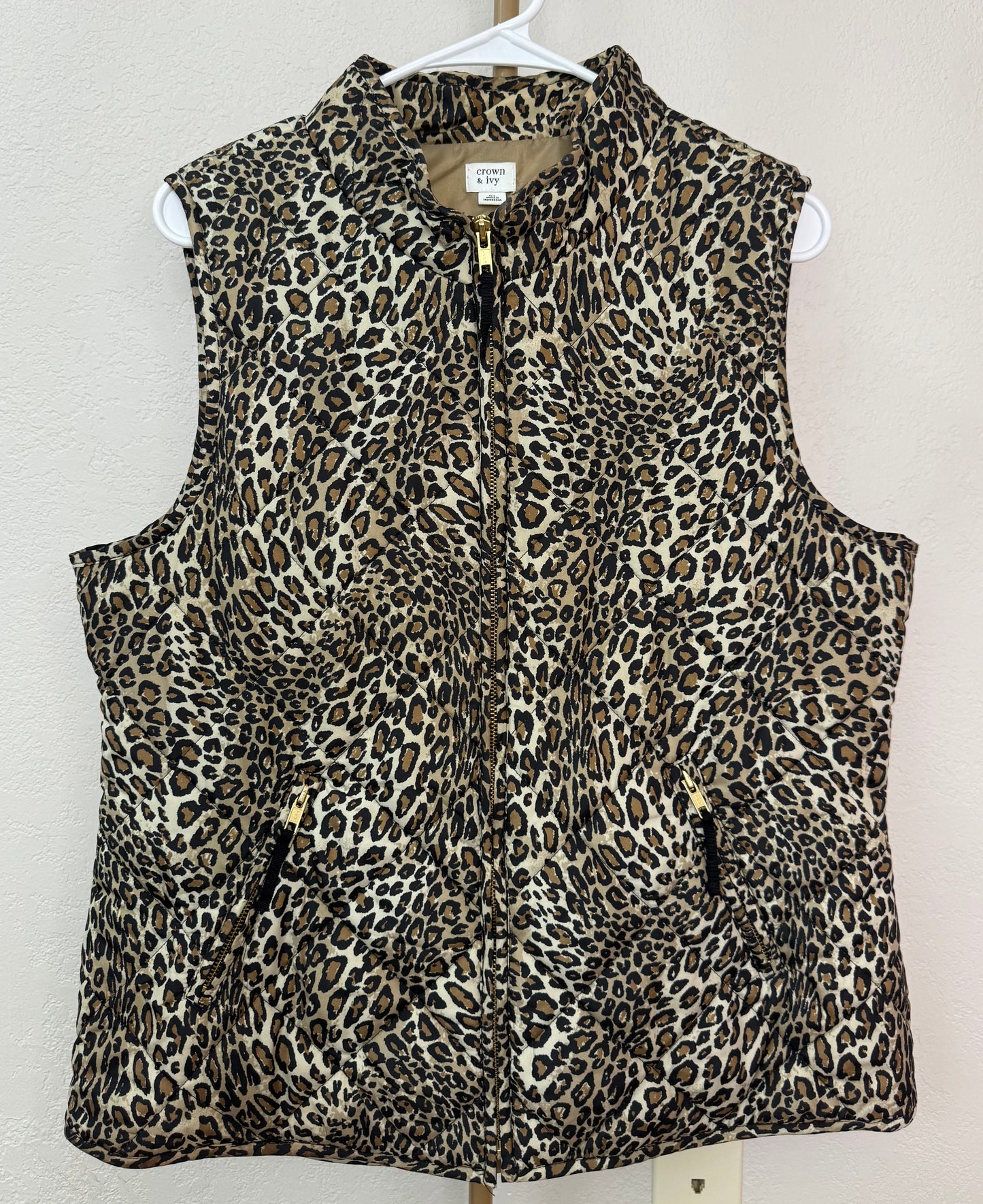 Crown & Ivy Vest - XL