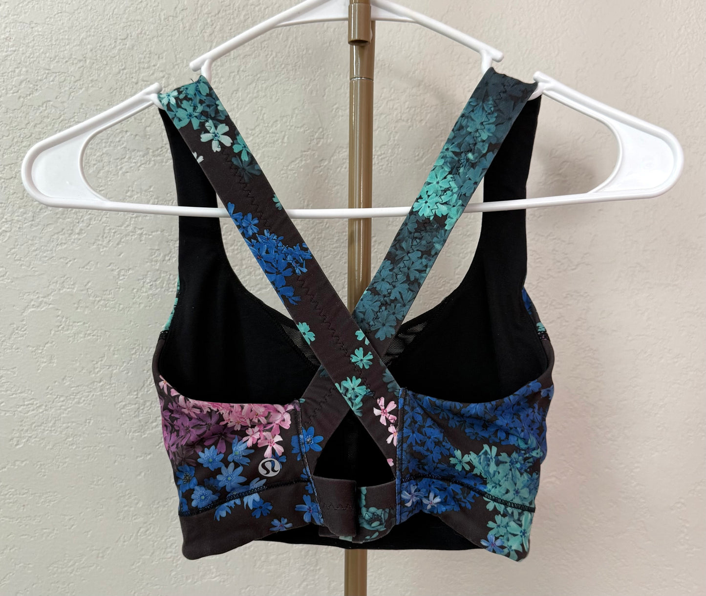 Lululemon Sports Bra - Size 6