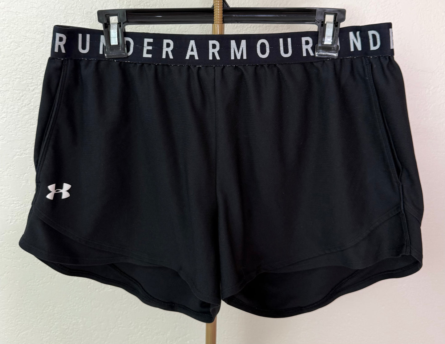 Under Armour Shorts - XL (With Pockets)
