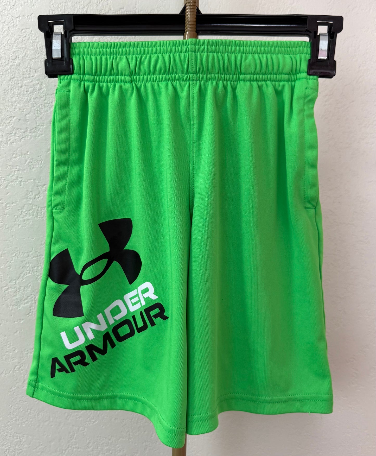 Under Armour Shorts - Youth XS