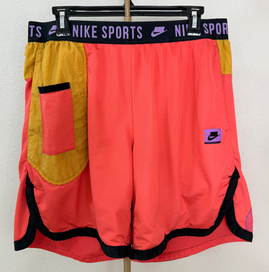 Men's Nike Shorts - Large