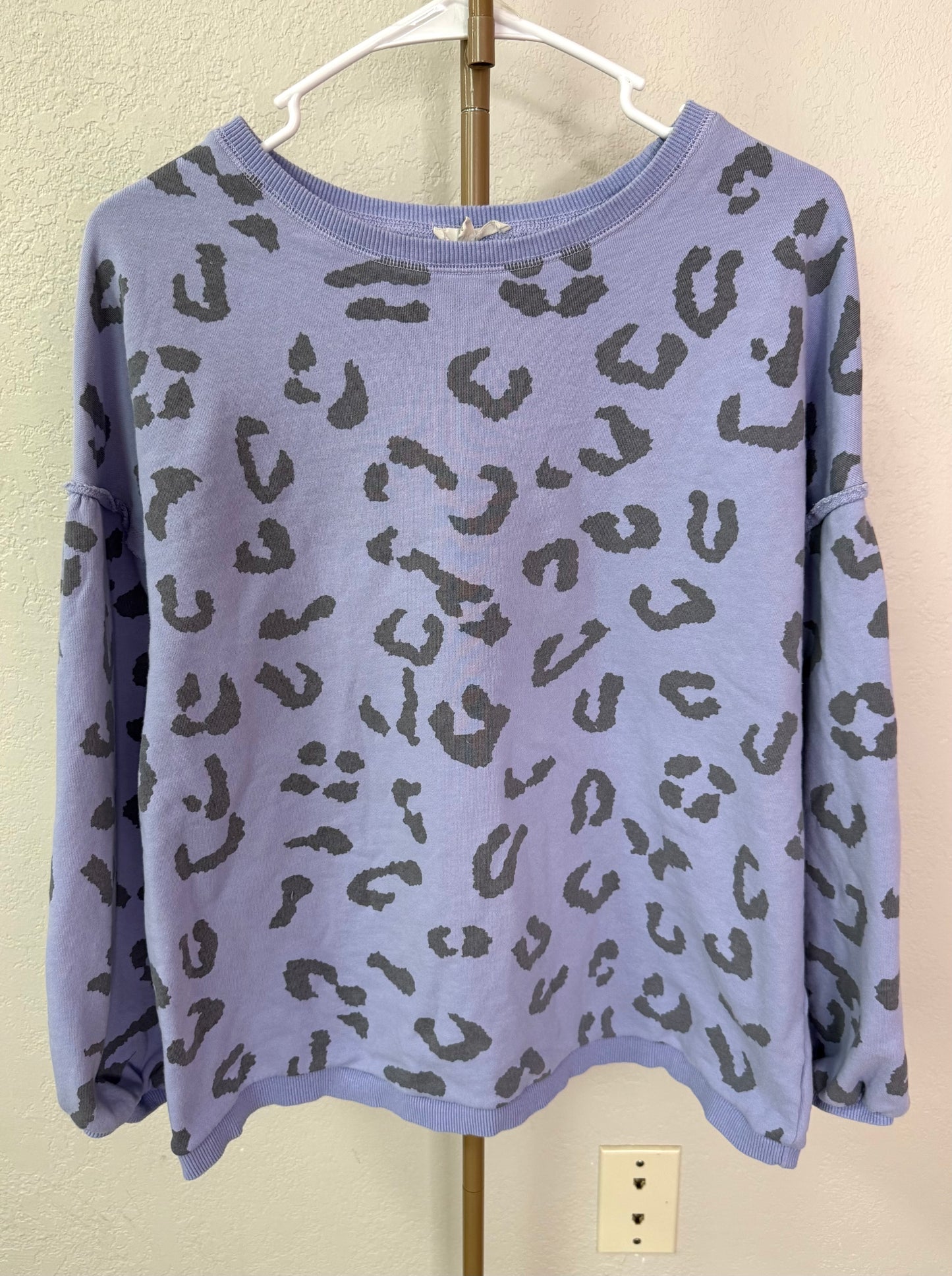 Easel Boutique Sweater - Small