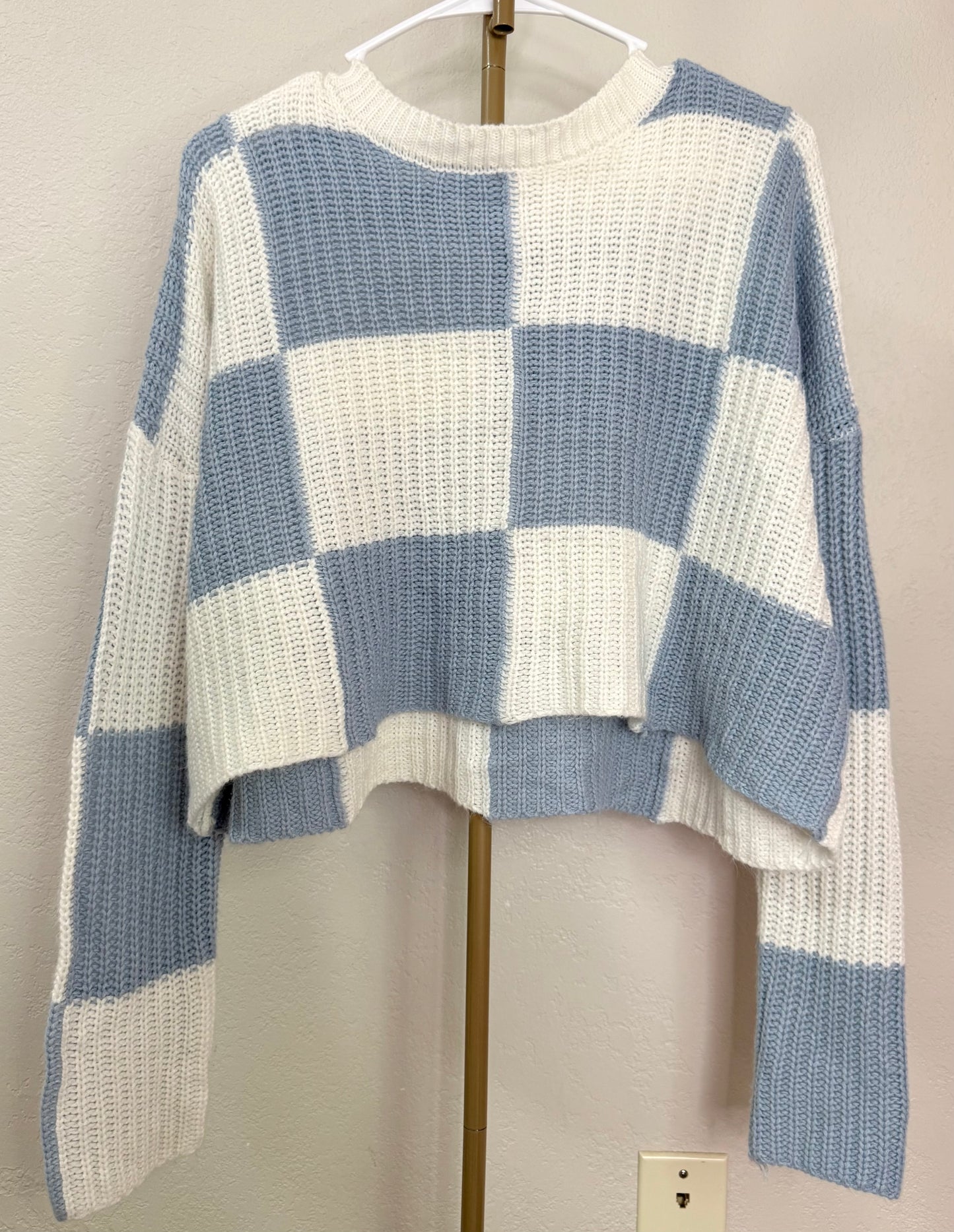 Moon & Madison Boutique Sweater - Small