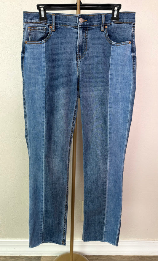 Old Navy Perfect Straight Mid-Rise Jeans - 6