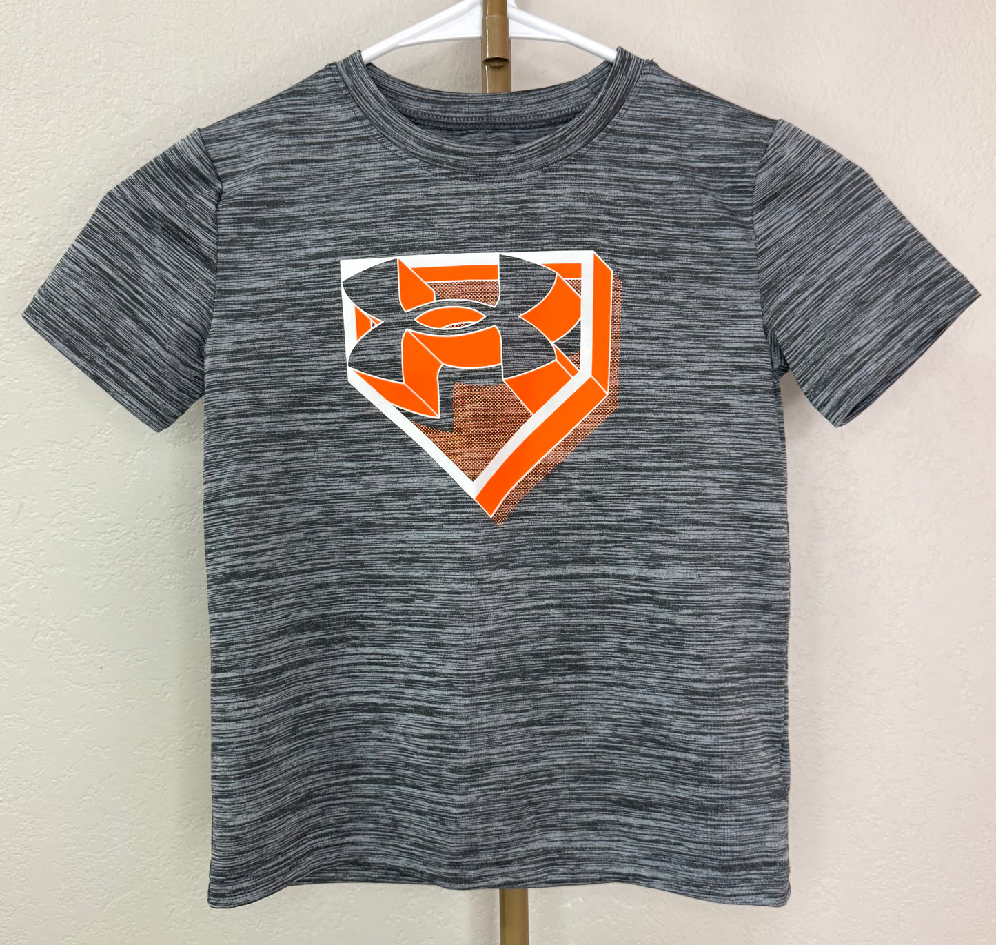 Under Armour Tee - Size Youth 5