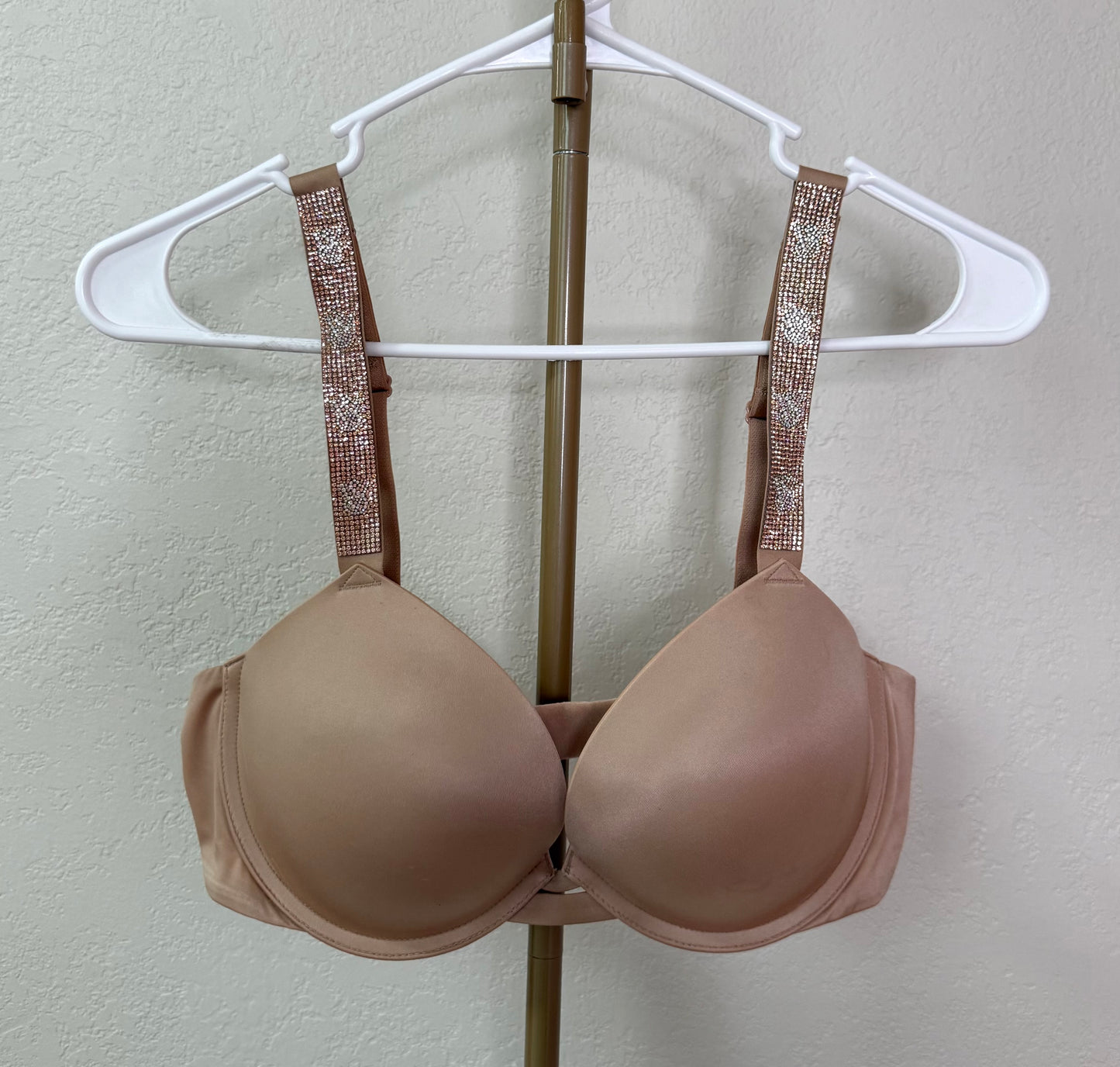 Victoria's Secret Bra - 36C (Rhinestone Straps - New Never Worn Condition)